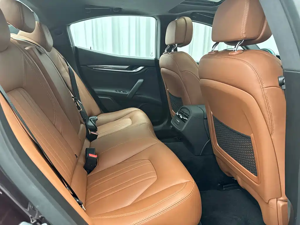 Maserati Ghibli 2015 — фото 35