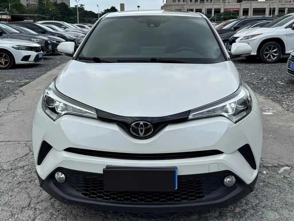Toyota C-HR 2019 — фото 3