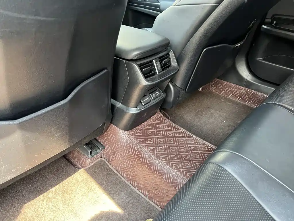 Lexus ES 2020 — фото 14