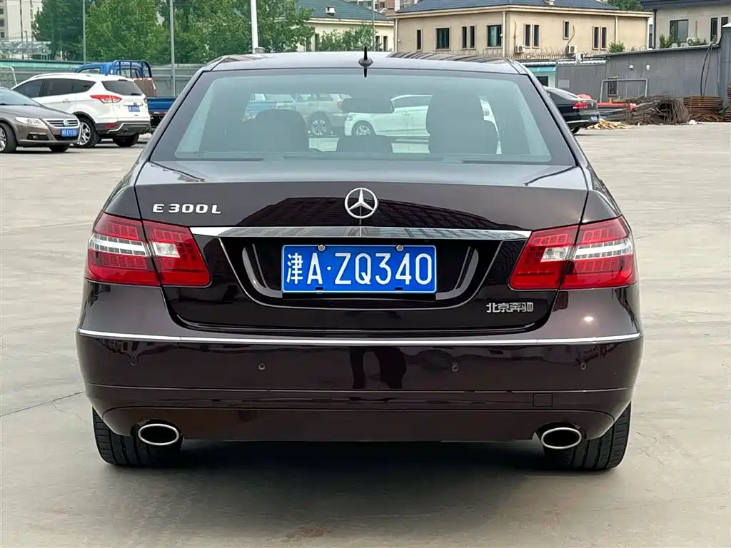 Mercedes-Benz E-Class 2011