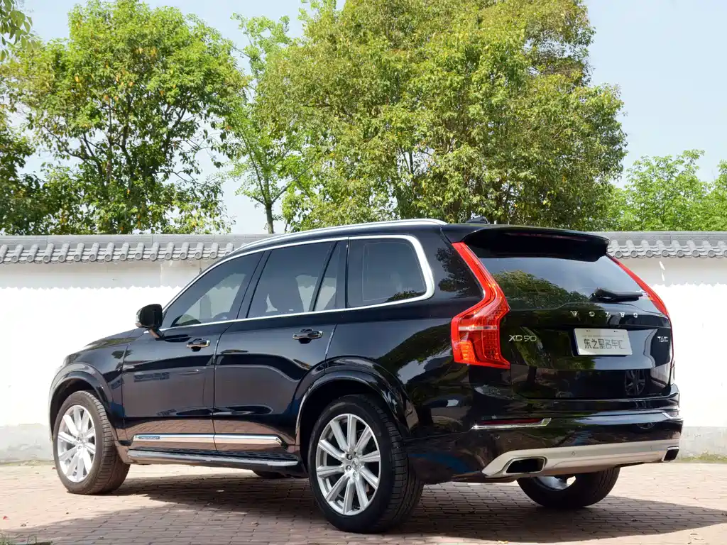 Volvo XC90 2019 — фото 14