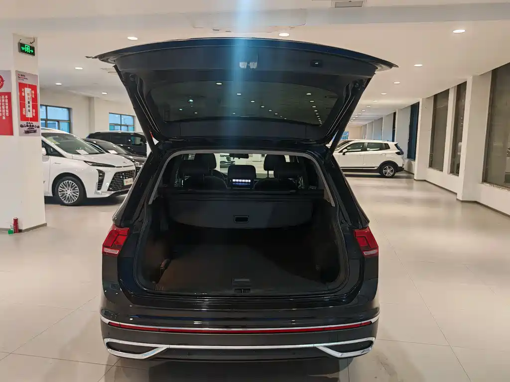 Volkswagen Tiguan L 2022 — фото 14