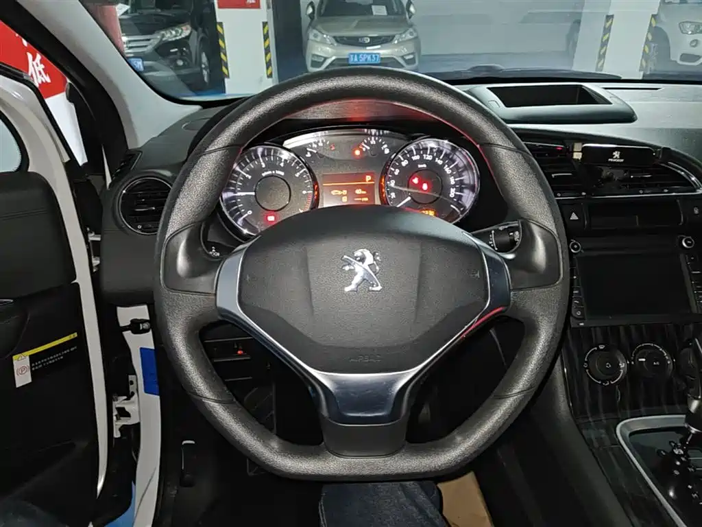Peugeot 3008 2016 — фото 11