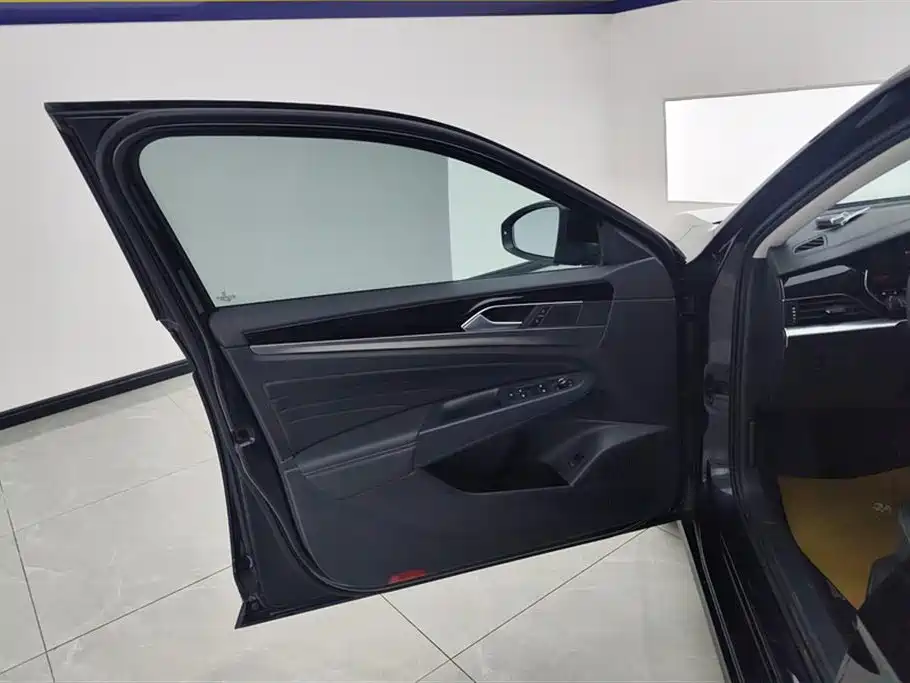 Volkswagen Passat 2025