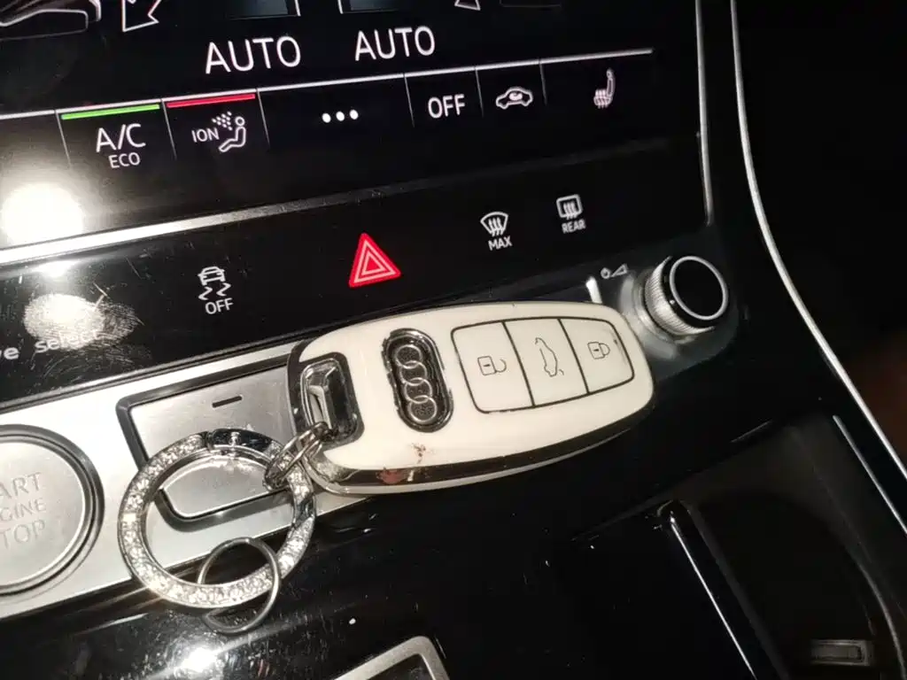 Audi Q7 2020 — фото 9