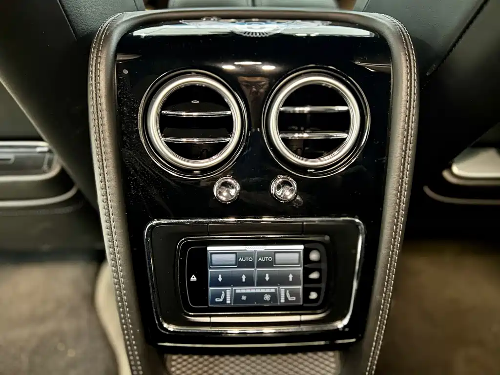 Bentley Flying Spur 2014 — фото 29