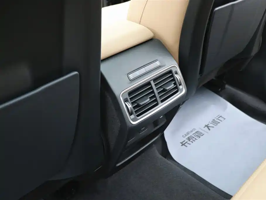 Land Rover Discovery Sport 2024 — фото 18