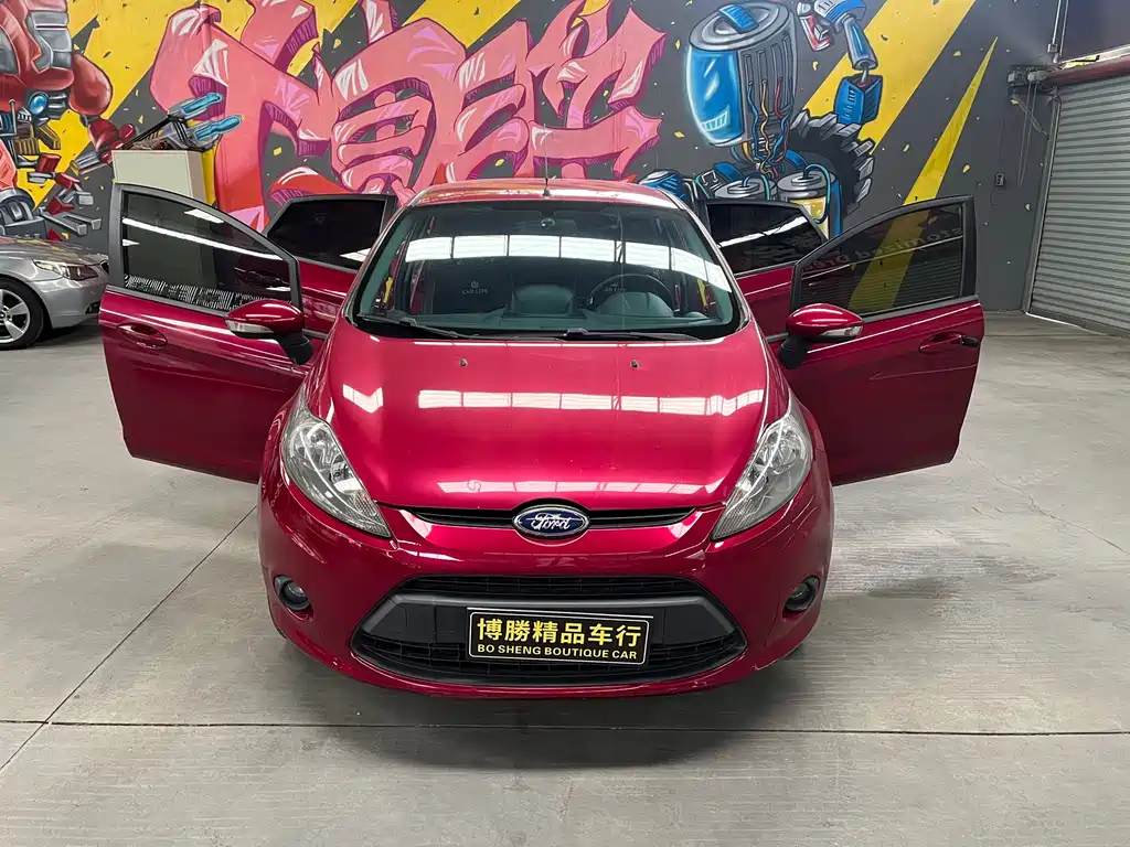 Ford Fiesta 2013 — фото 2