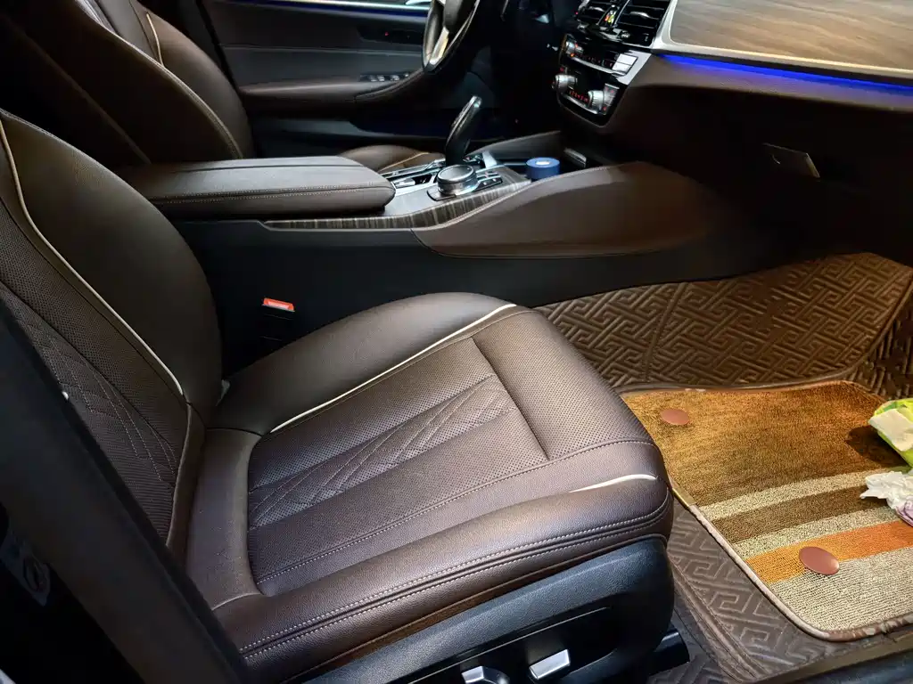 BMW 5 Series 2021 — фото 15