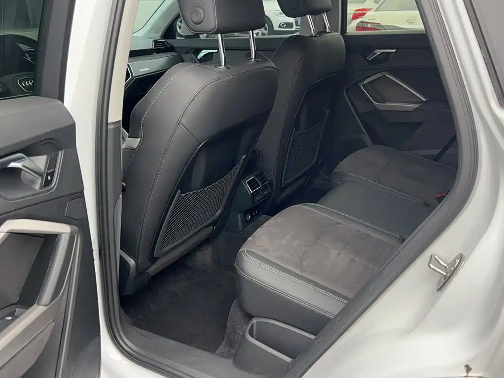 Audi Q3 2023 — фото 15