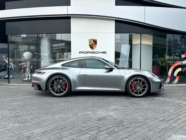 Porsche 911 2023