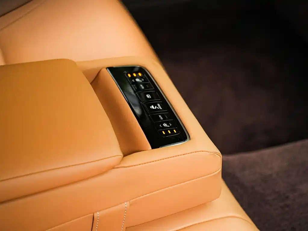 Lexus LS 2019 — фото 17