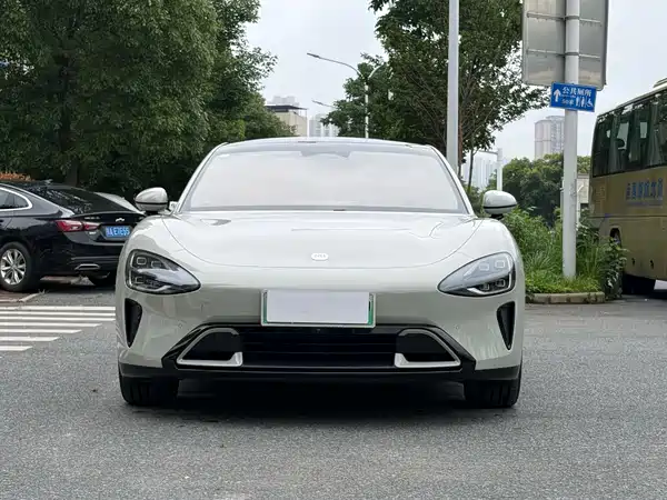 Xiaomi SU7 2024