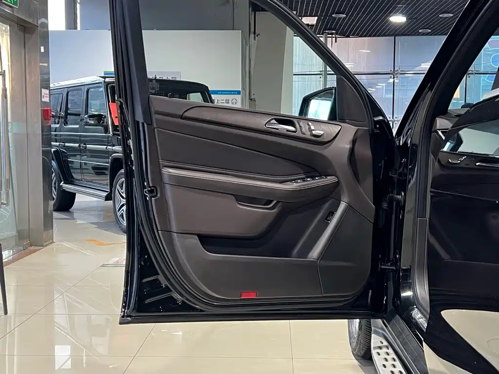 Mercedes-Benz GLE 2017 — фото 11