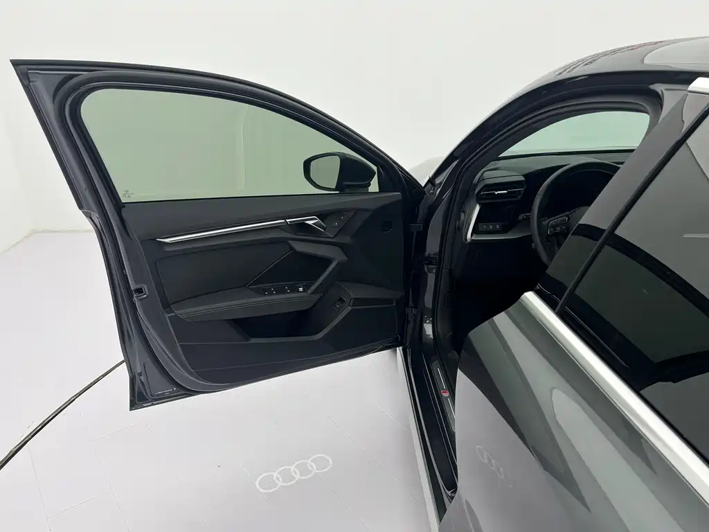 Audi A3 2024 — фото 23