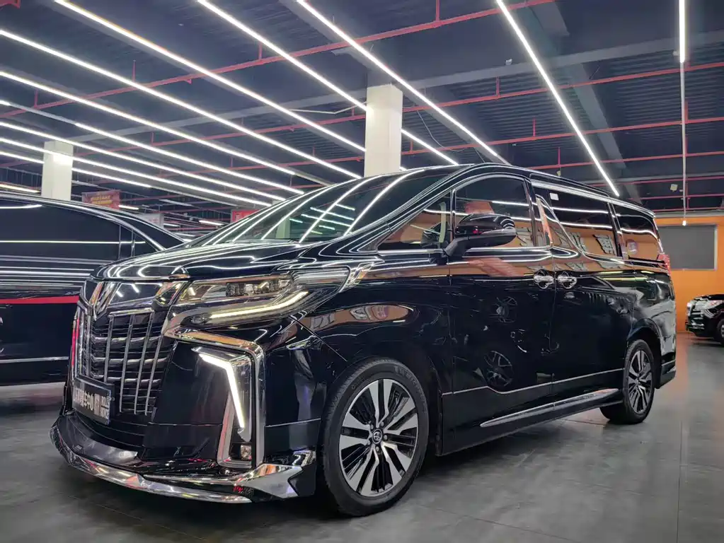 Toyota Alphard 2019 — фото 1