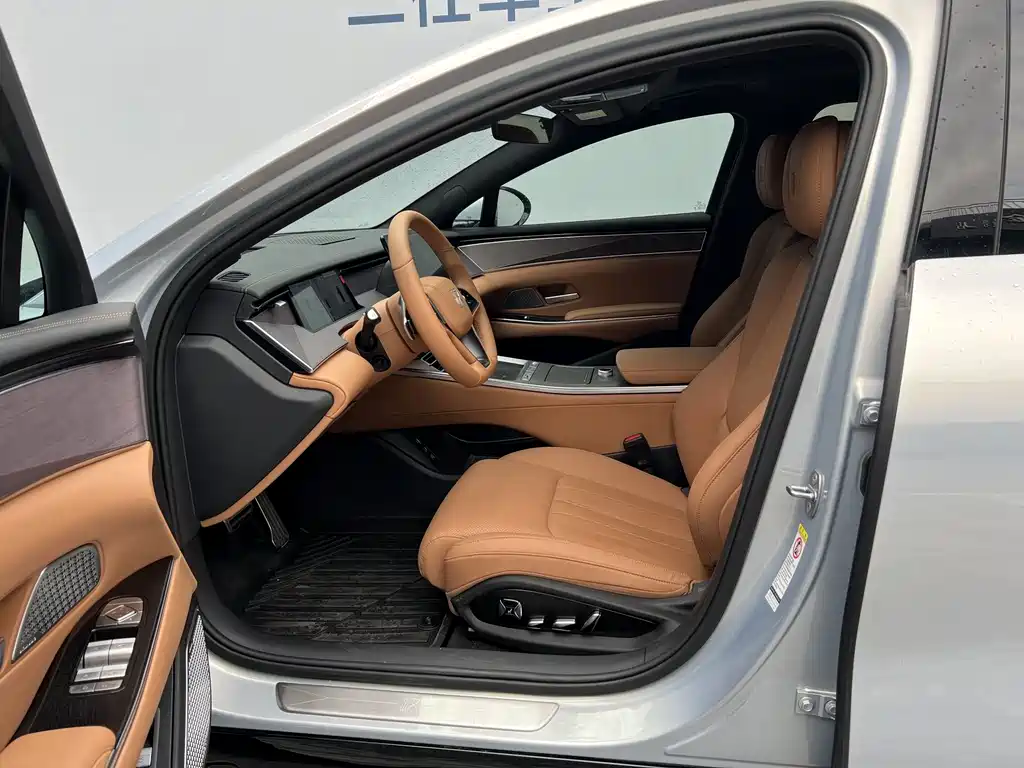 BYD Han L 2025