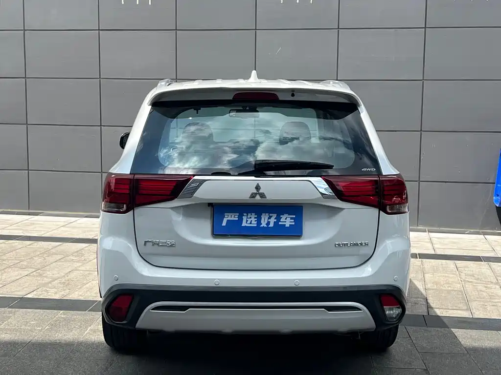 Mitsubishi Outlander 2020 — фото 9