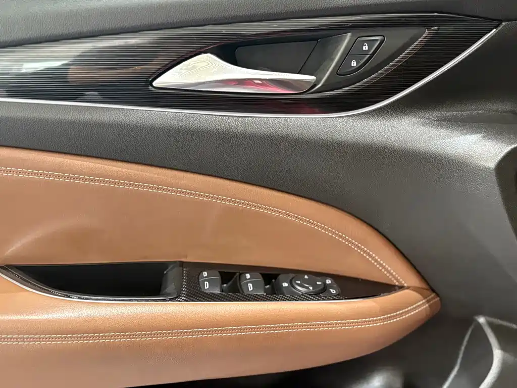 Buick Regal 2019 — фото 19