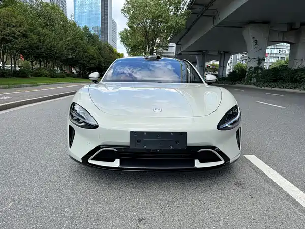 Xiaomi SU7 2024