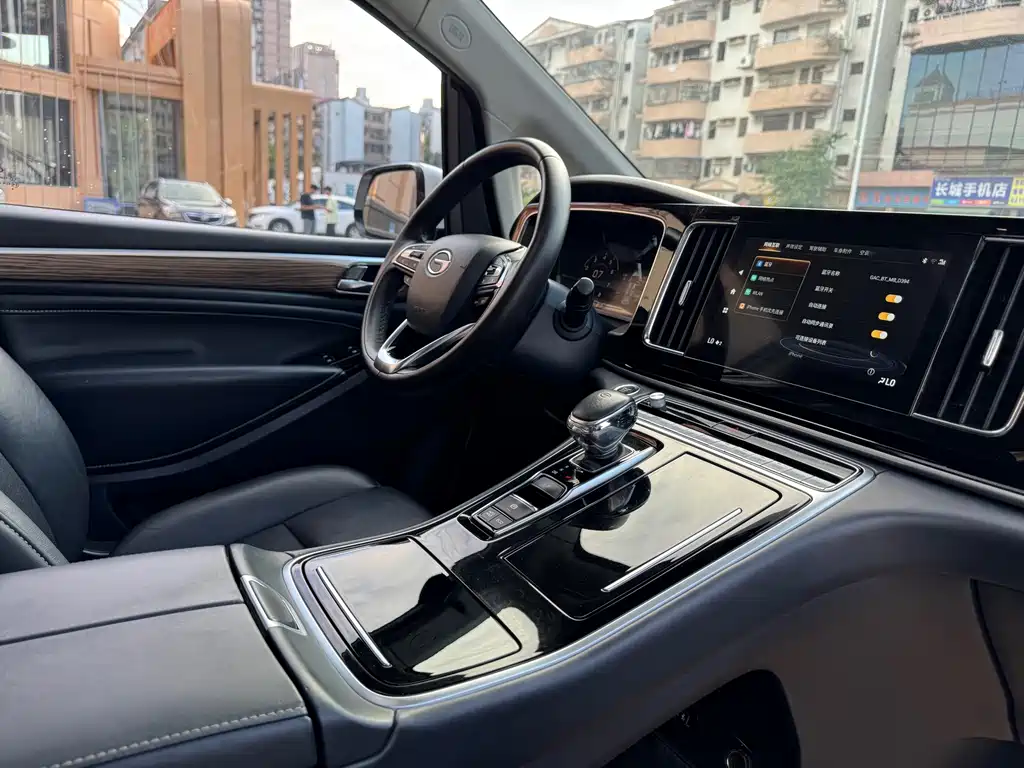 GAC Motor Trumpchi M8 2022 — фото 13