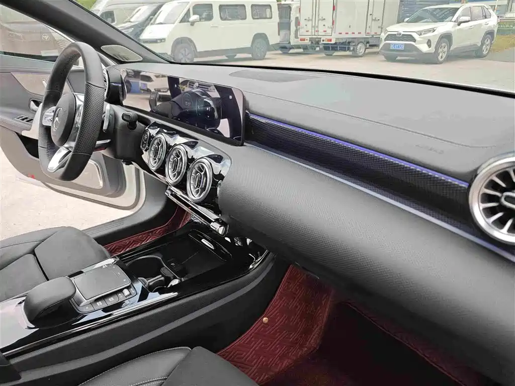 Mercedes-Benz A-Class 2021 — фото 11