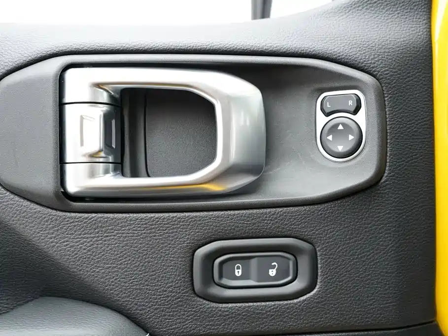 Jeep Wrangler 2021 — фото 26