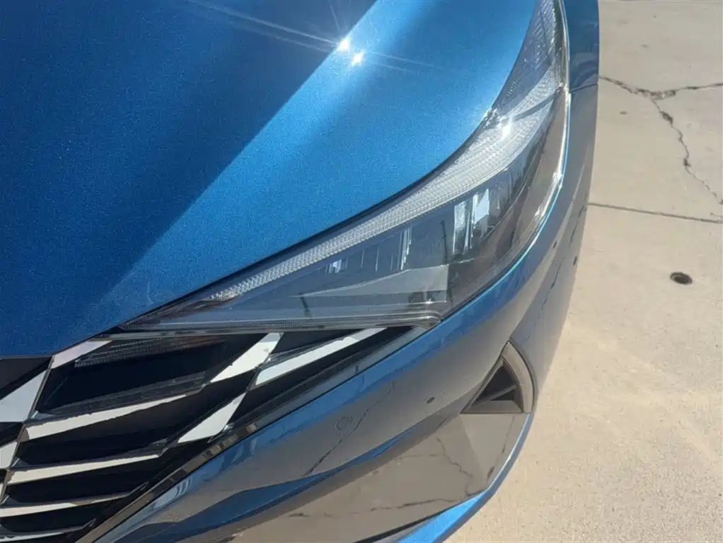 Hyundai Elantra 2021 — фото 3