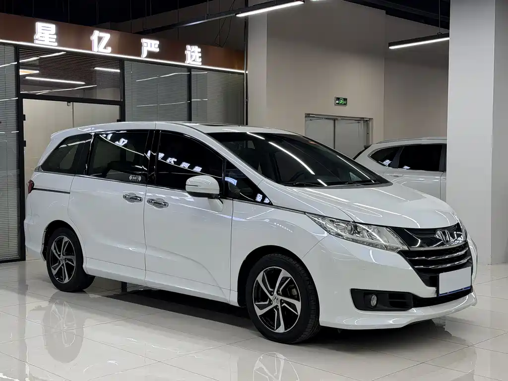 Honda Odyssey 2017 — фото 3