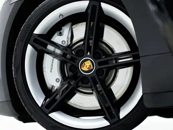 Porsche Taycan 2021
