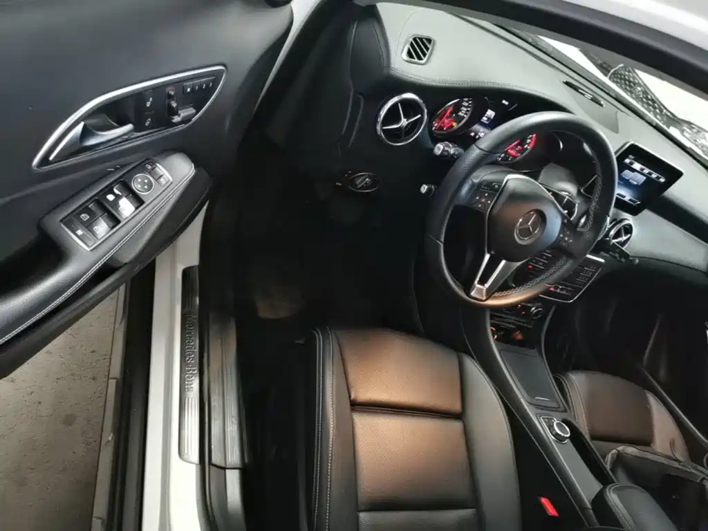 Mercedes-Benz GLA 2016 — фото 23
