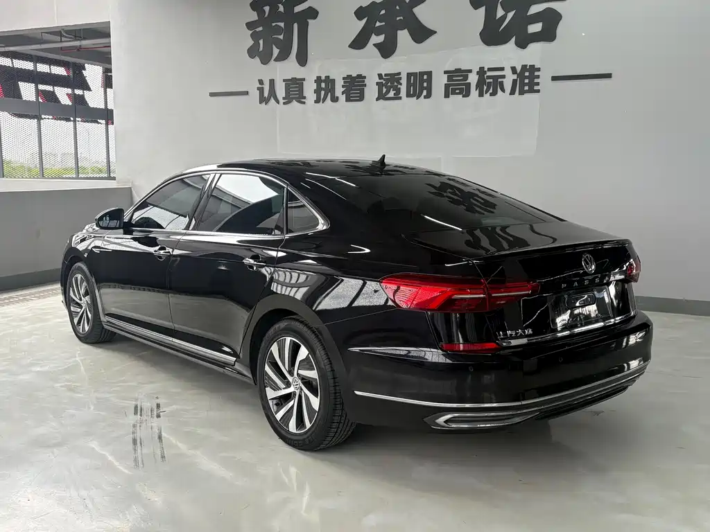 Volkswagen Passat New Energy 2020 — фото 8