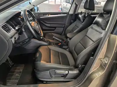 Volkswagen Sagitar 2019