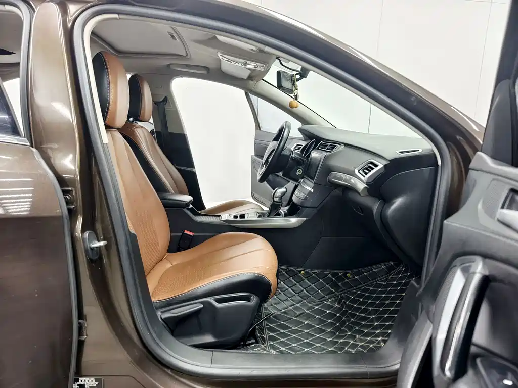 Peugeot 408 2015 — фото 14
