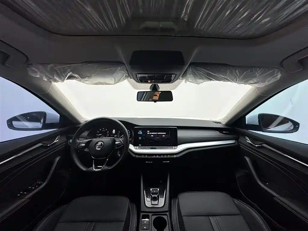 Skoda Octavia 2024 — фото 18