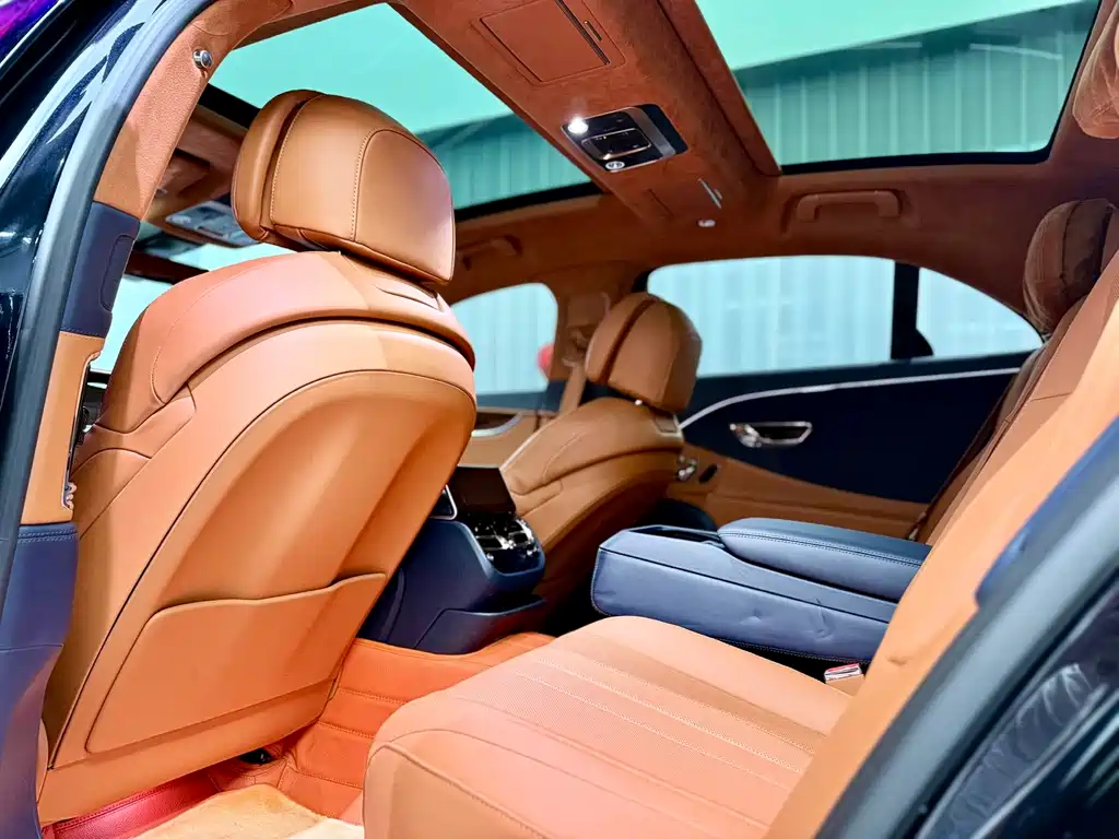 Bentley Flying Spur 2021 — фото 14