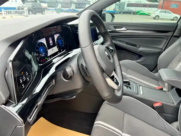 Volkswagen Golf 2023
