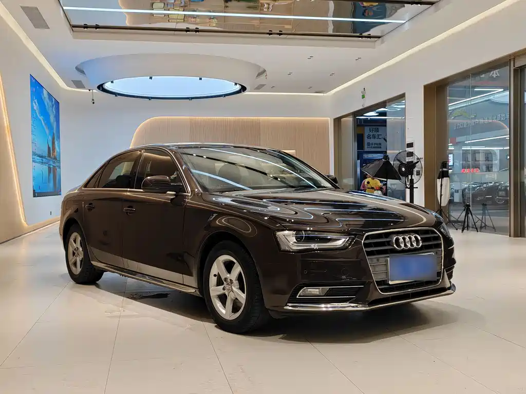 Audi A4L 2015 — фото 3