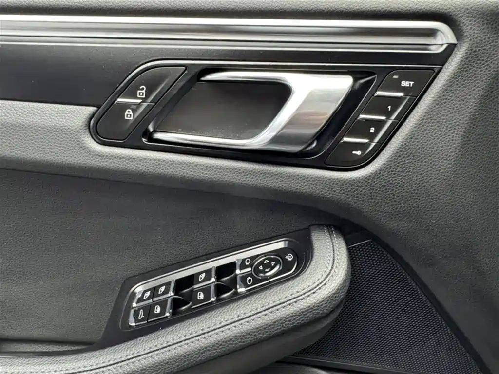 Porsche Macan 2024 — фото 16