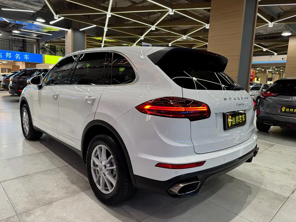 Porsche Cayenne 2015 — фото 16