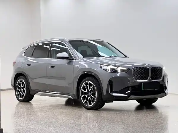 BMW iX1 2023