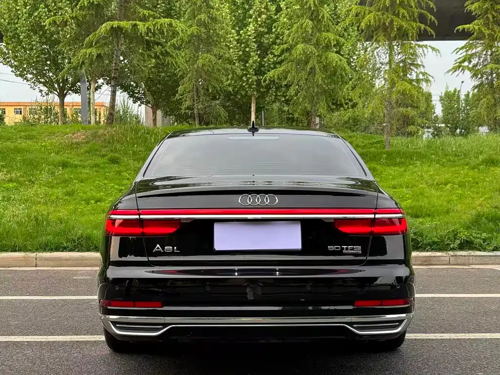 Audi A8 2021 — фото 5