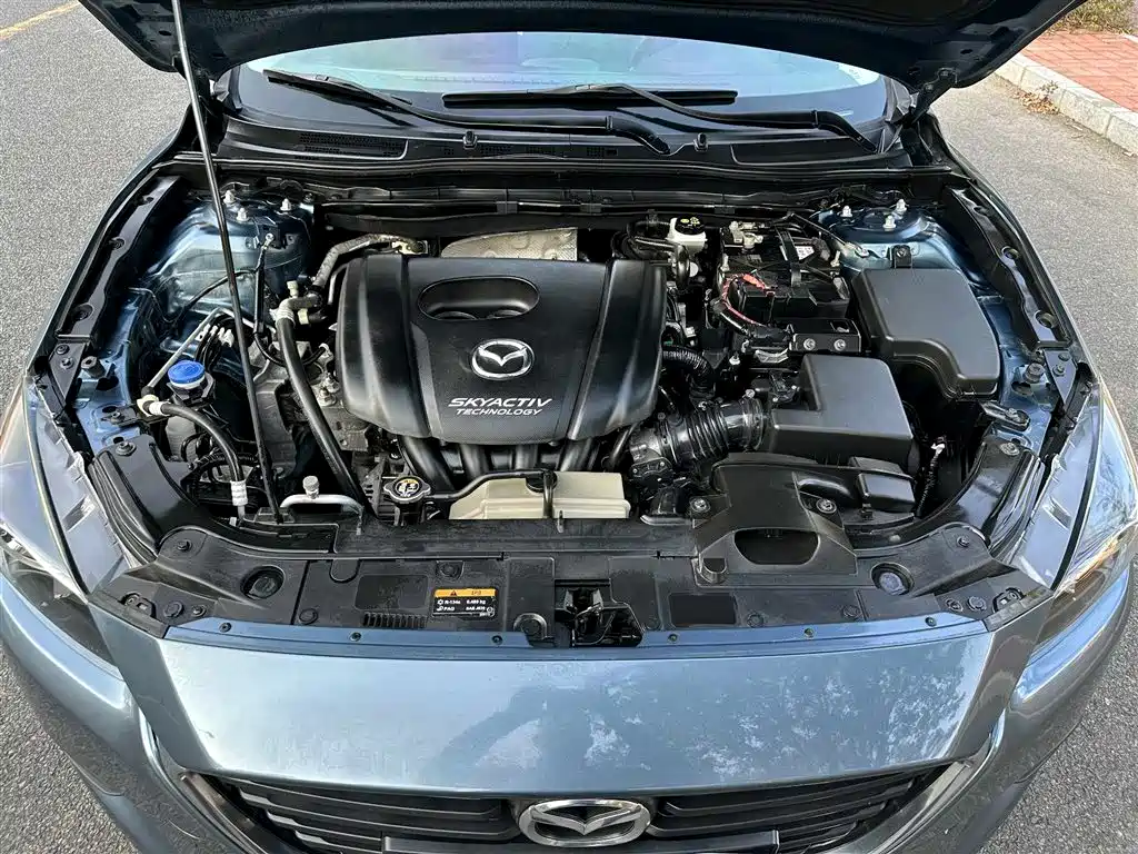 Mazda 3 Axela 2019 — фото 13