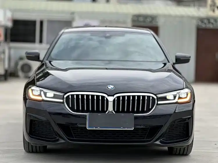 BMW 5 Series 2023 — фото 3