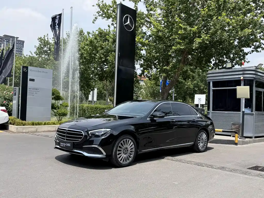 Mercedes-Benz E-Class 2022 — фото 9