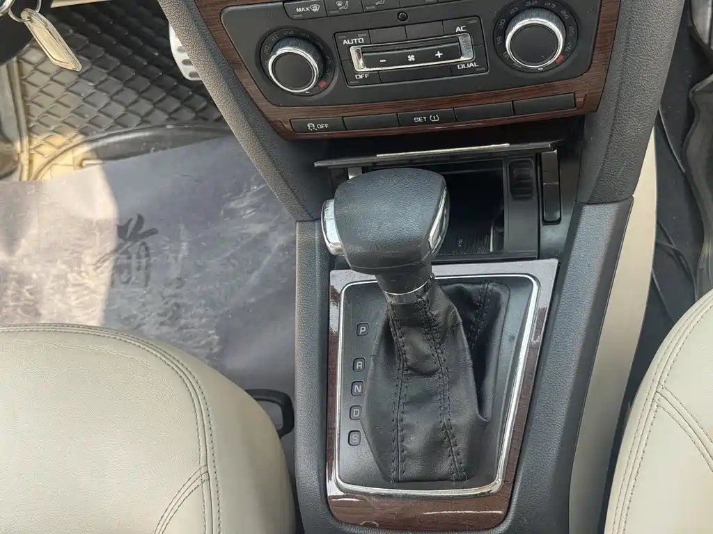 Skoda Octavia 2013 — фото 27