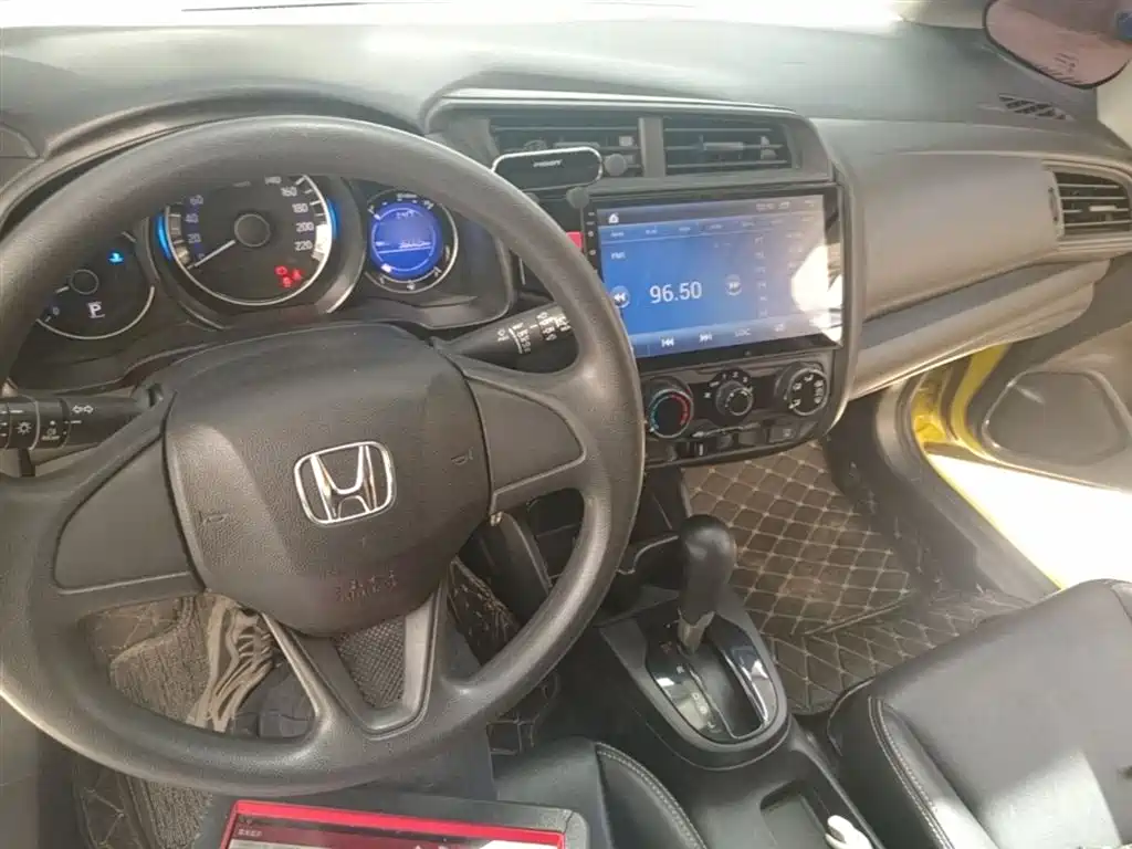 Honda Fit 2018 — фото 10