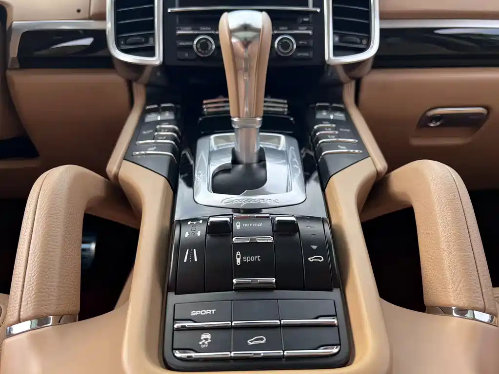 Porsche Cayenne 2012 — фото 14