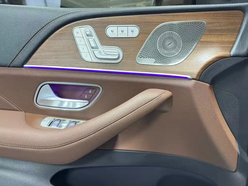 Mercedes-Benz GLS 2026 — фото 11