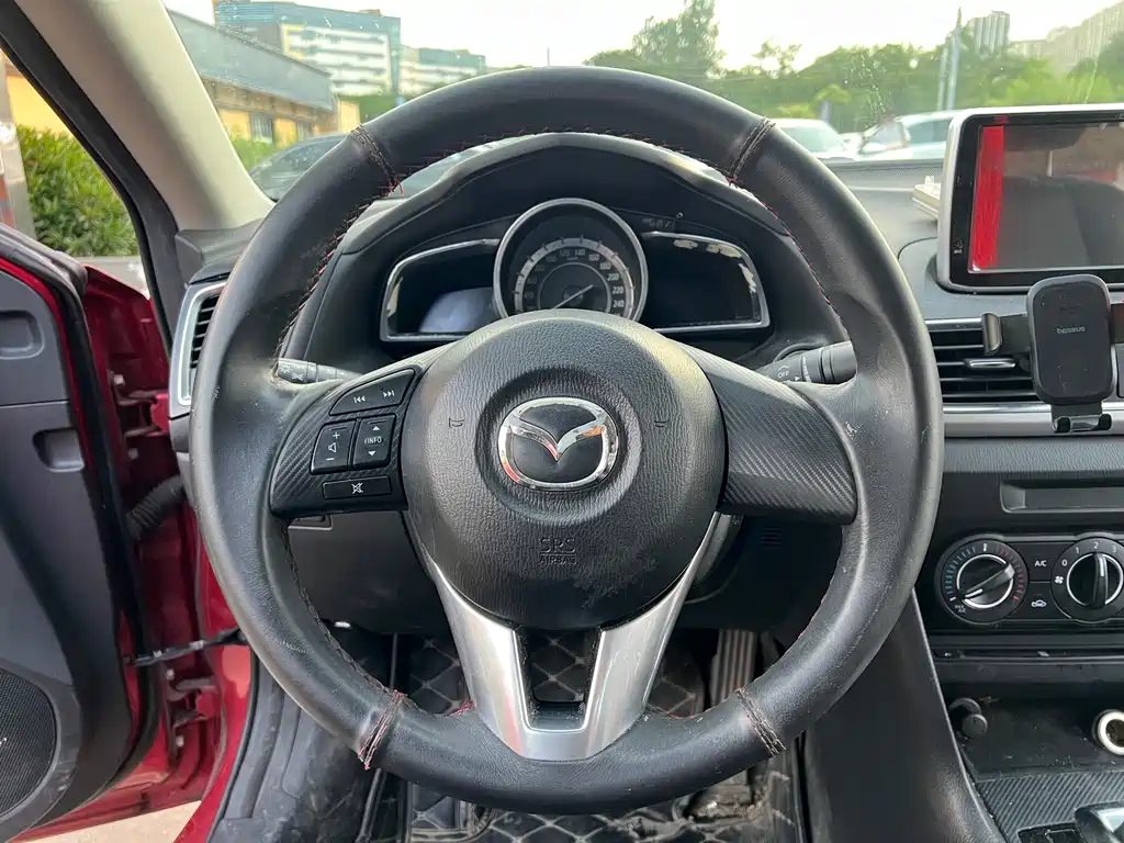 Mazda 3 Axela 2016